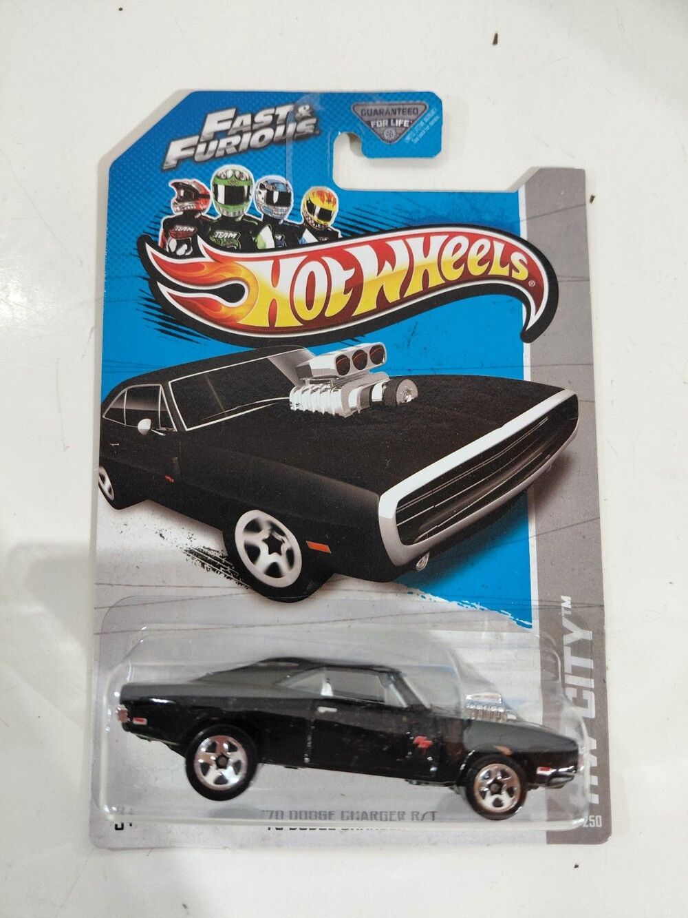 NIP Hot Wheels City  1:64 Die Cast Fast & Furious Dom's 1970 Dodge Charger R/T